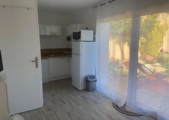 Studio Terrasse Avec Piscine