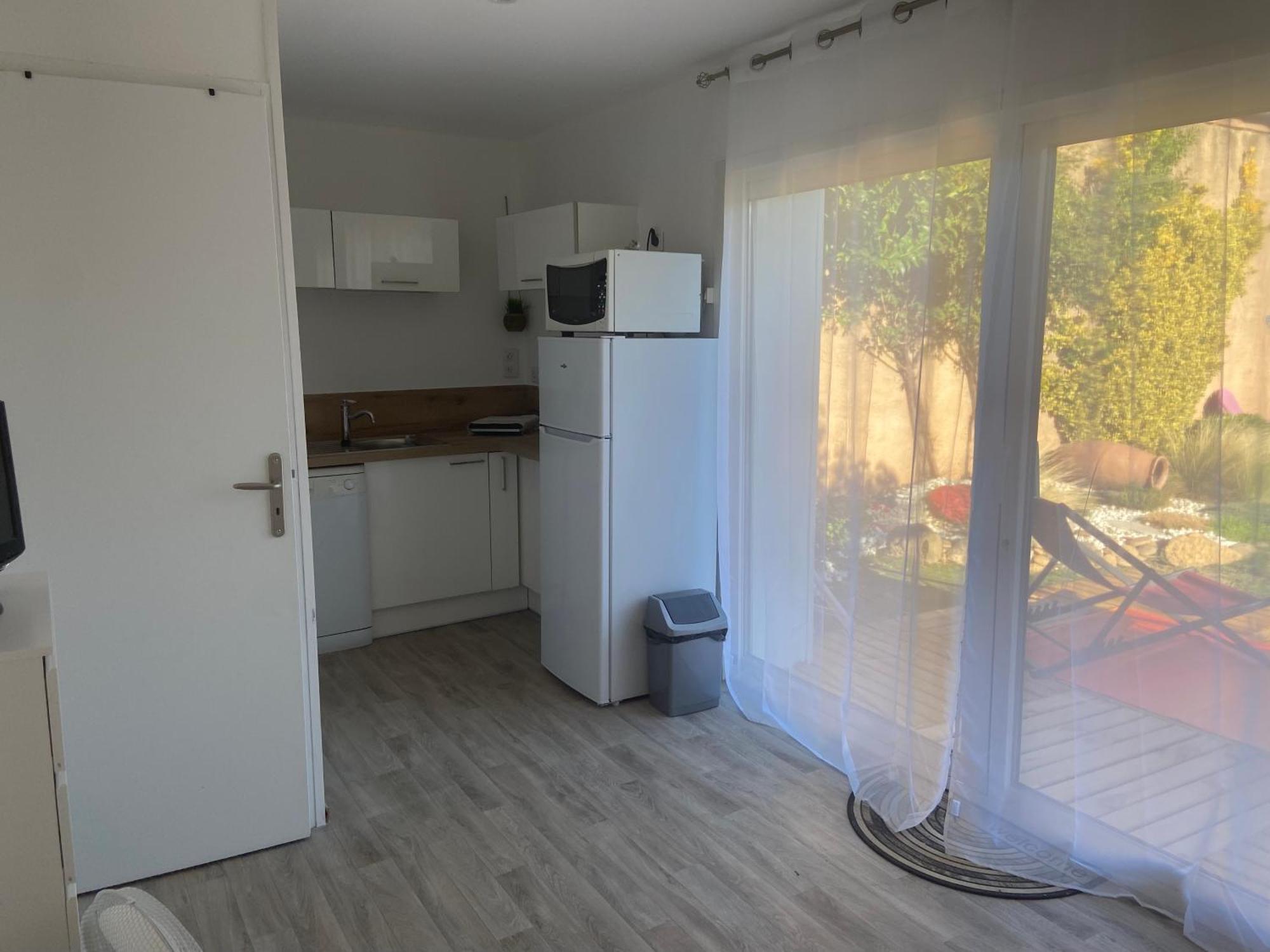 Terrasse Avec Piscine *